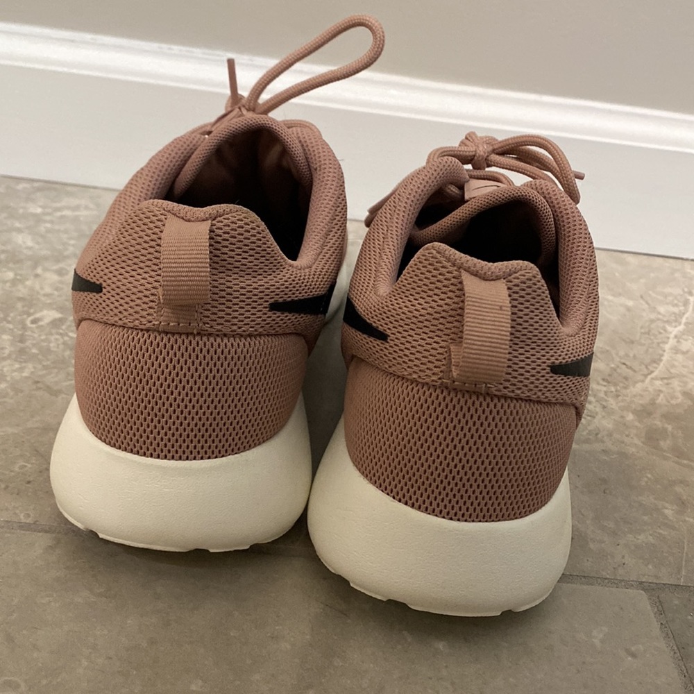 Rose Gold Nike Shoes - Picture 4 of 8